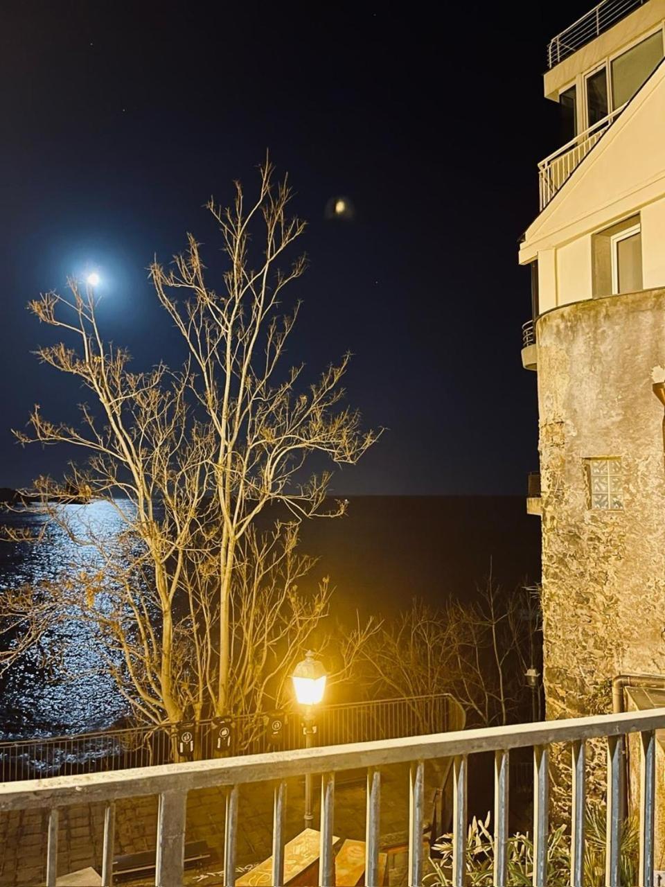 アーチ・カステッロ La Finestra Sul Mareヴィラ エクステリア 写真
